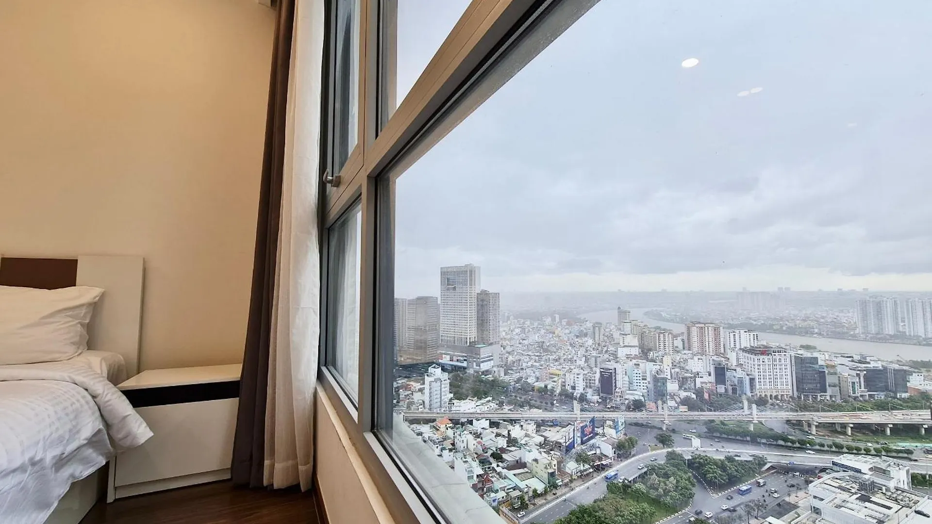 2 Bed Room At Landmark Plus - Vinhomes Ho Chi Minh City 0*,  Vietnam