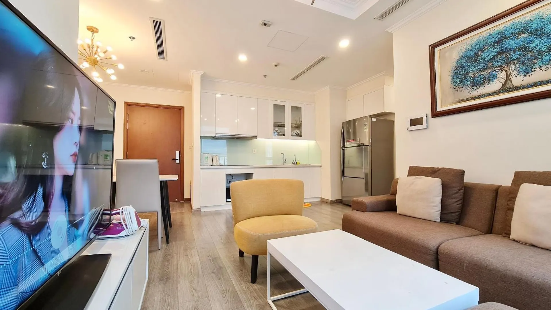 2 Bed Room At Landmark Plus - Vinhomes Ho Chi Minh City Apartment